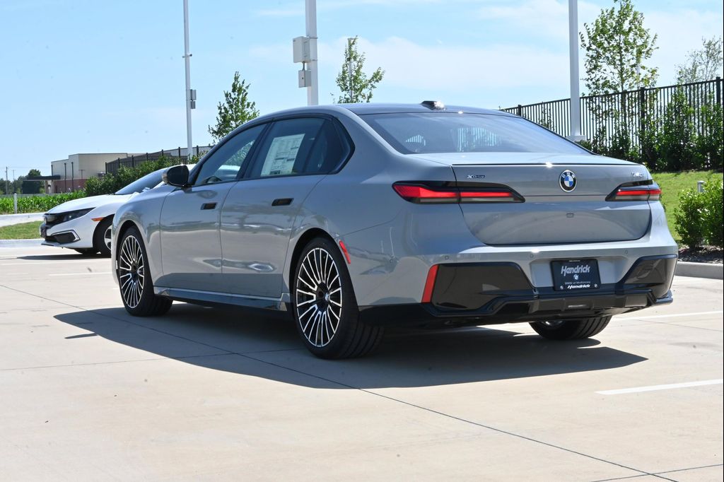 صورة 5 لـ 2026 BMW 740 XDRIVE