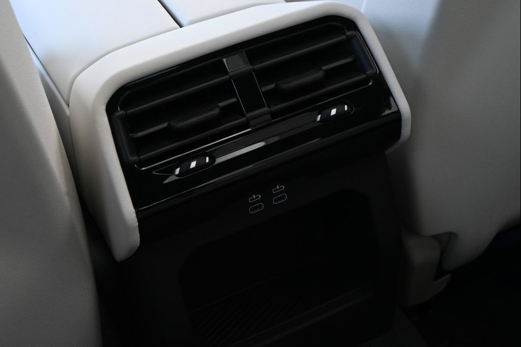 2026 BMW 530 530I — миниатюра 25