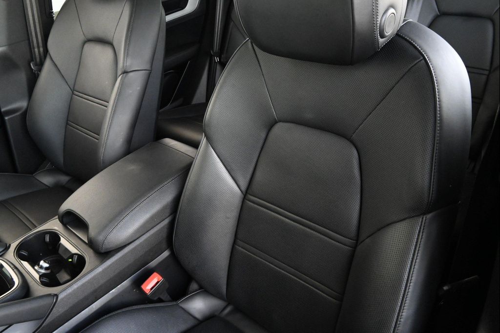 صورة مصغرة 12 لـ 2024 Porsche CAYENNE