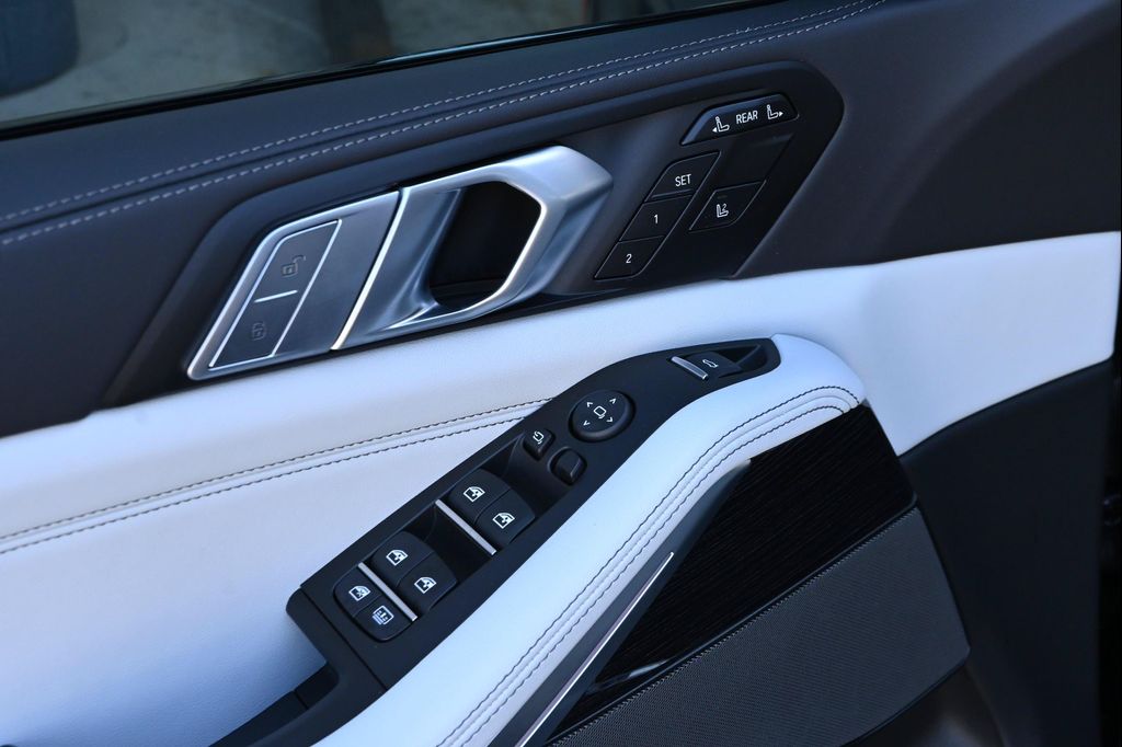 2026 BMW X7 M60I — миниатюра 28