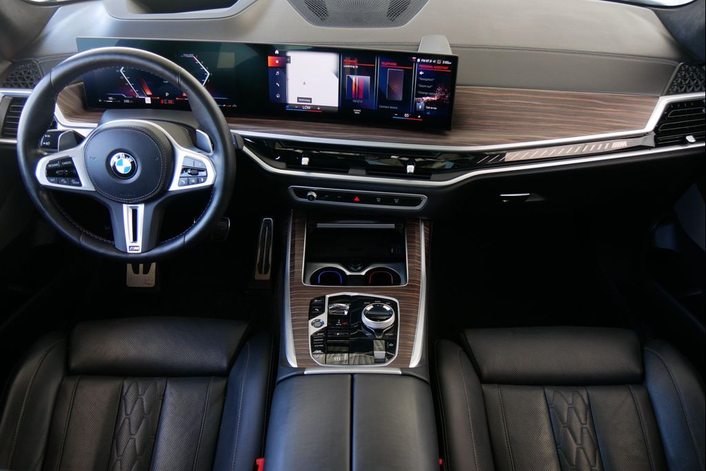 صورة مصغرة 16 لـ 2023 BMW X7 M60I