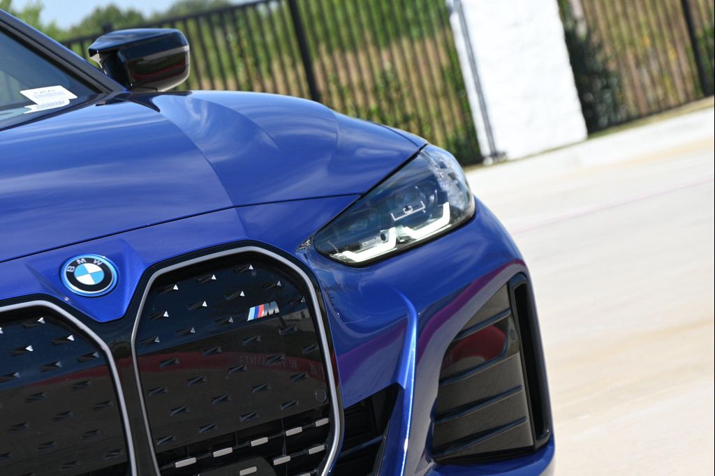 صورة 10 لـ 2023 BMW I4 GRAN COUPE M50