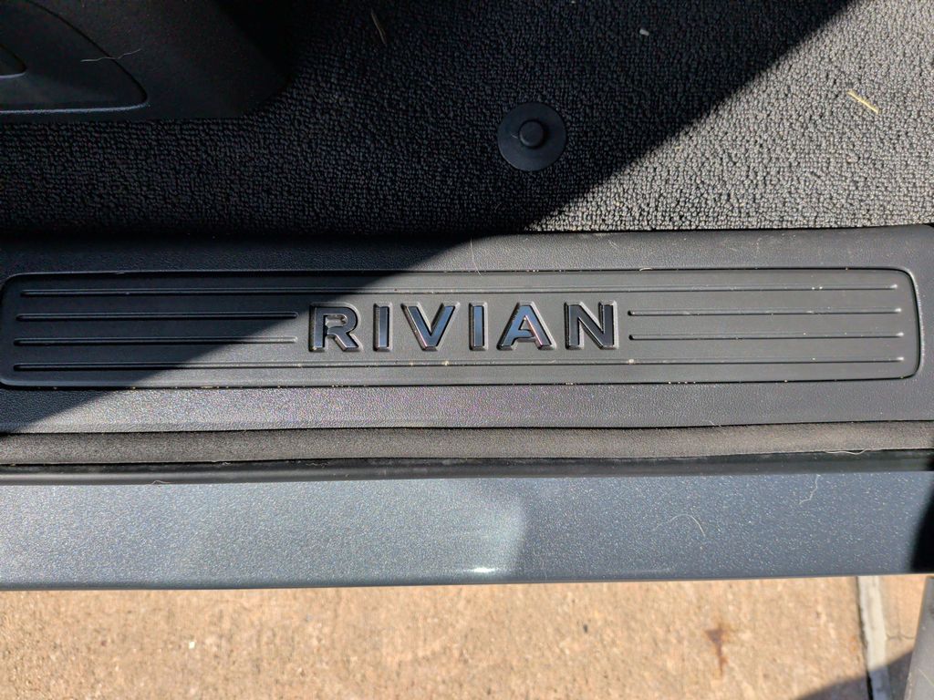 2024 Rivian R1S ADVENTURE QUAD MOTOR LARGE PACK 缩略图 38