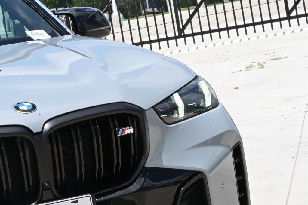 2024 BMW X5 M60I — фото 10