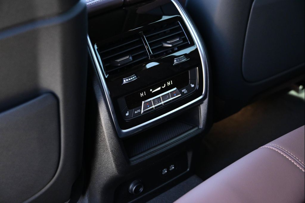 صورة مصغرة 25 لـ 2026 BMW X5 XDRIVE40I