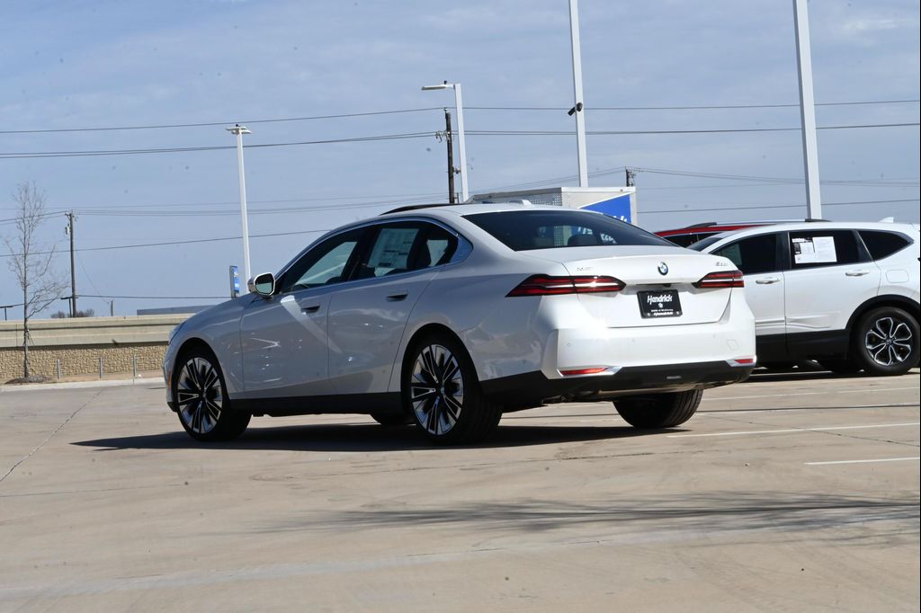 صورة 2 لـ 2026 BMW 530 XDRIVE