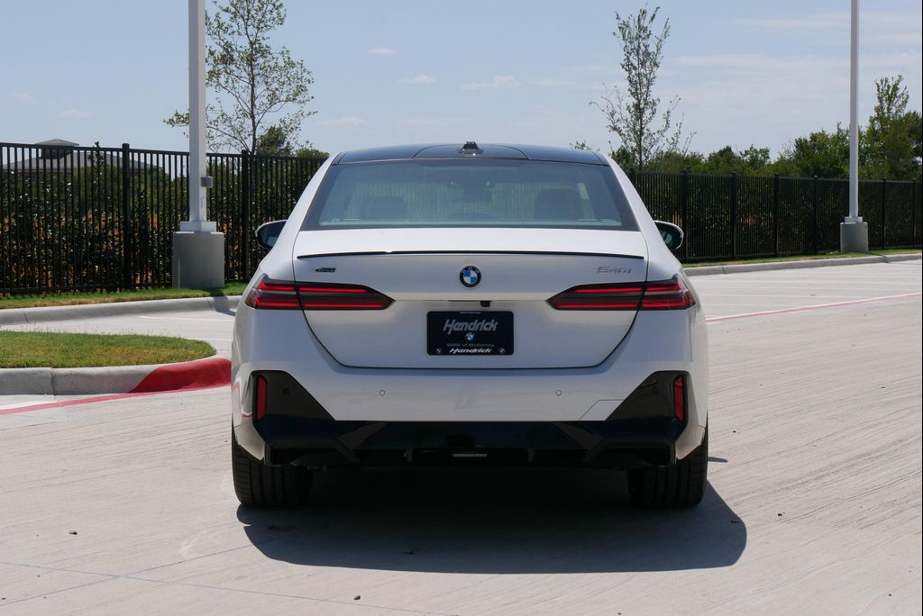 صورة مصغرة 7 لـ 2027 BMW 540 I XDRIVE