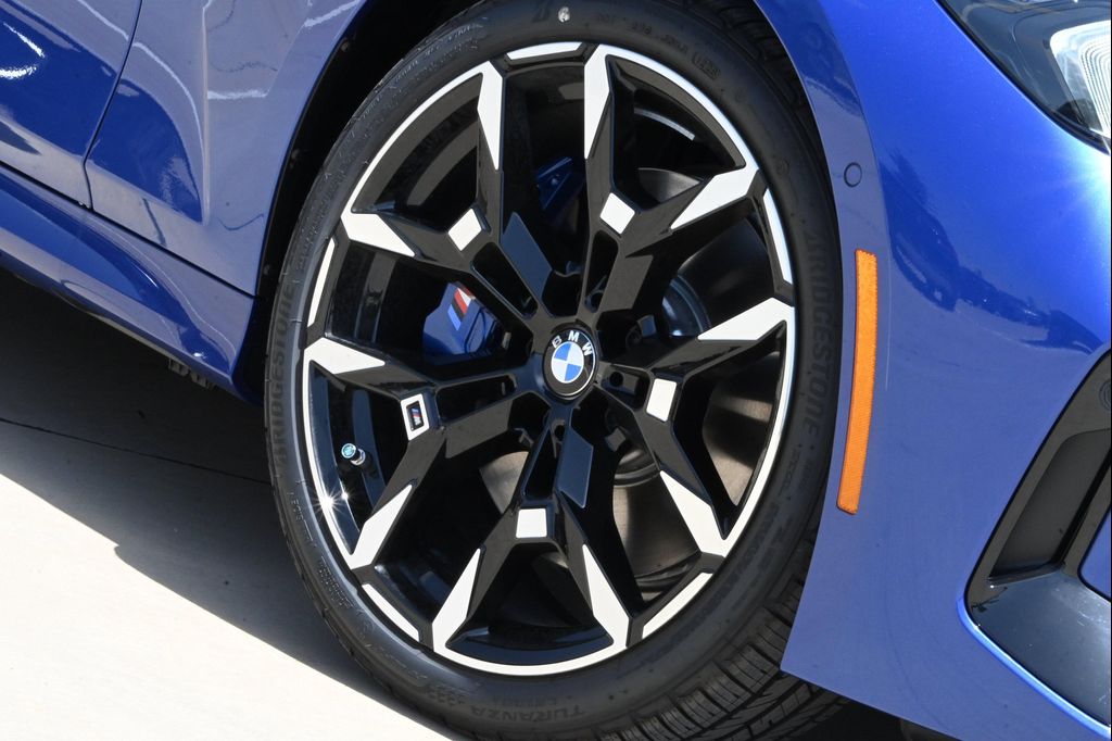 صورة 10 لـ 2026 BMW 330 330I