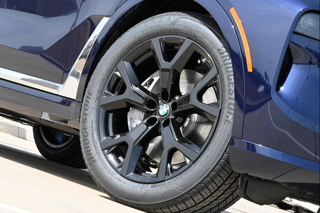 صورة 8 لـ 2026 BMW X7 XDRIVE40I