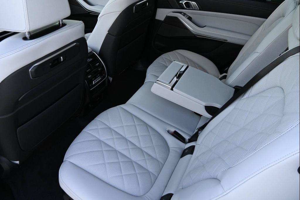 2026 BMW X7 XDRIVE40I — фото 10
