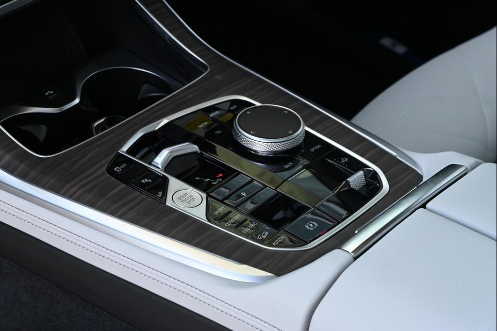 2026 BMW X7 XDRIVE40I — миниатюра 23