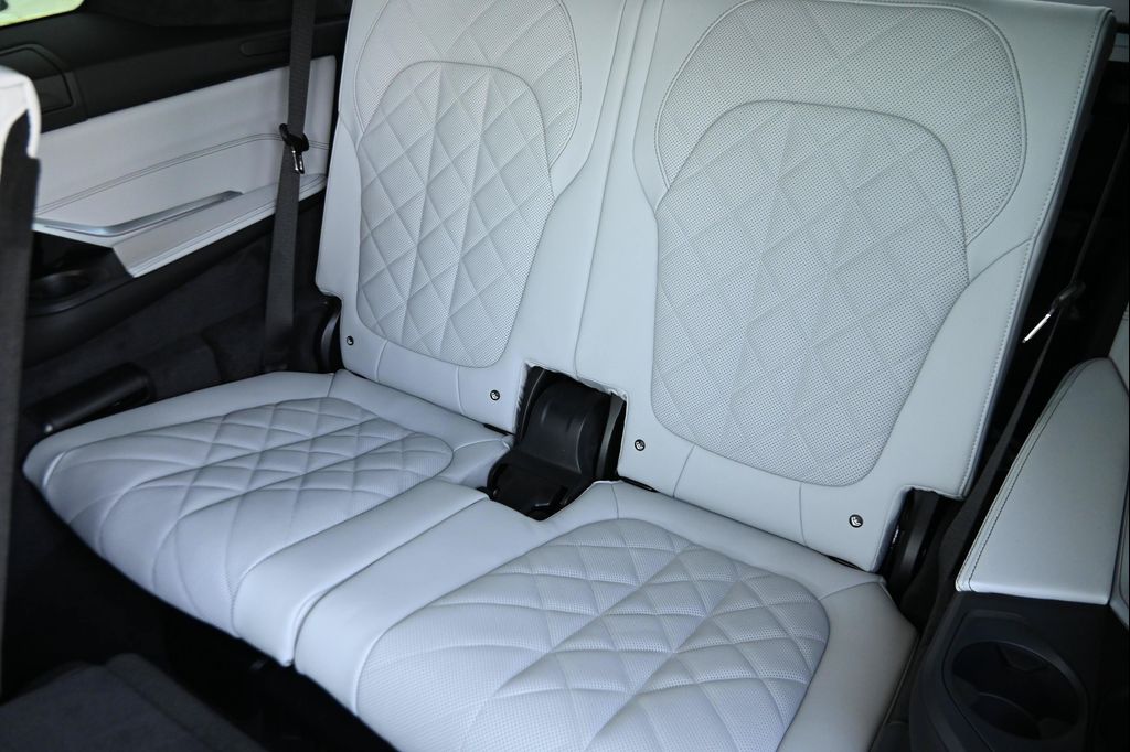 2026 BMW X7 XDRIVE40I — миниатюра 11