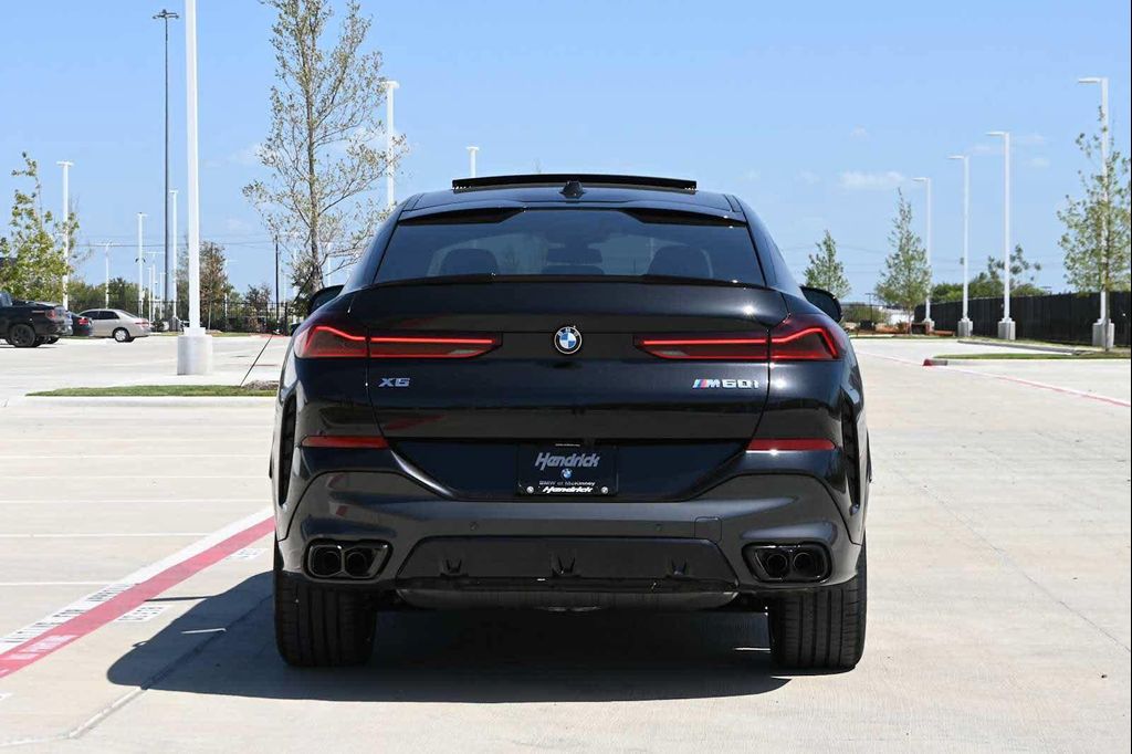 2027 BMW X6 M60I — фото 7