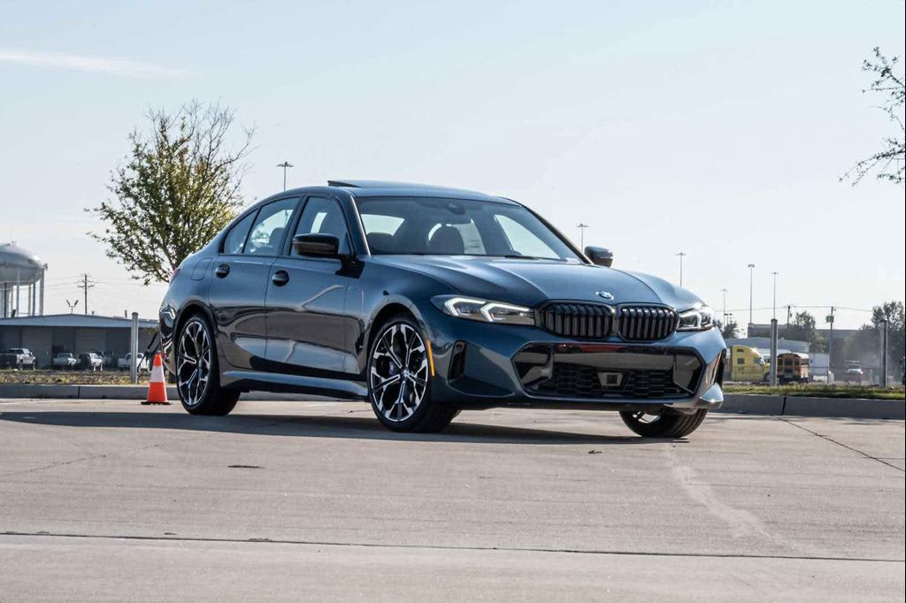 2026 BMW 330 NA 照片 1