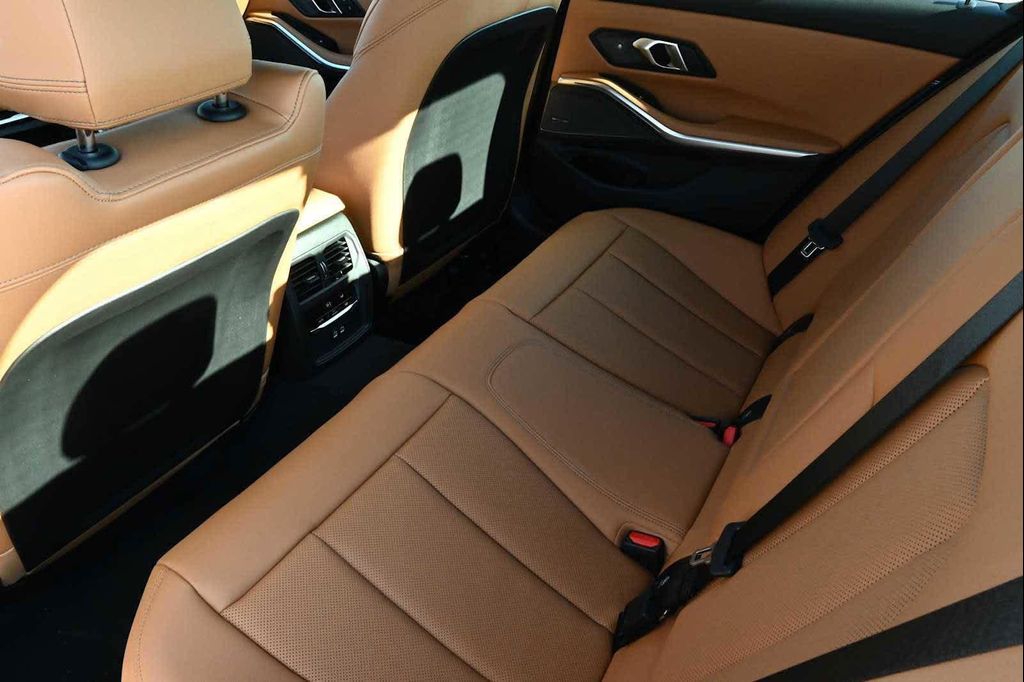 2026 BMW 330 NA 照片 10