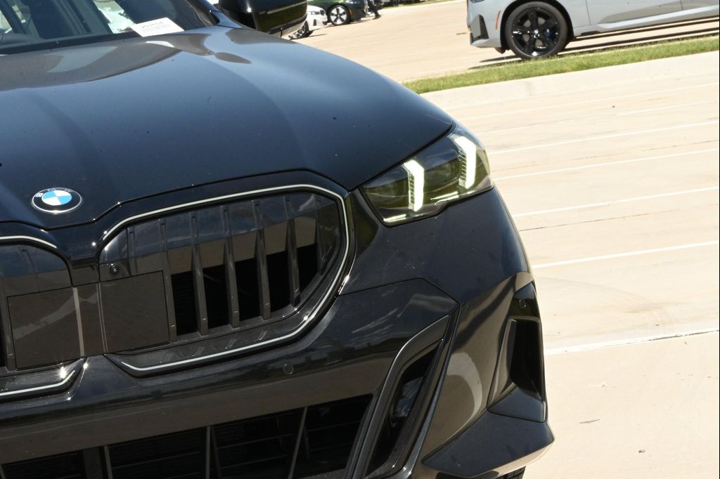 صورة 9 لـ 2027 BMW 540 I XDRIVE