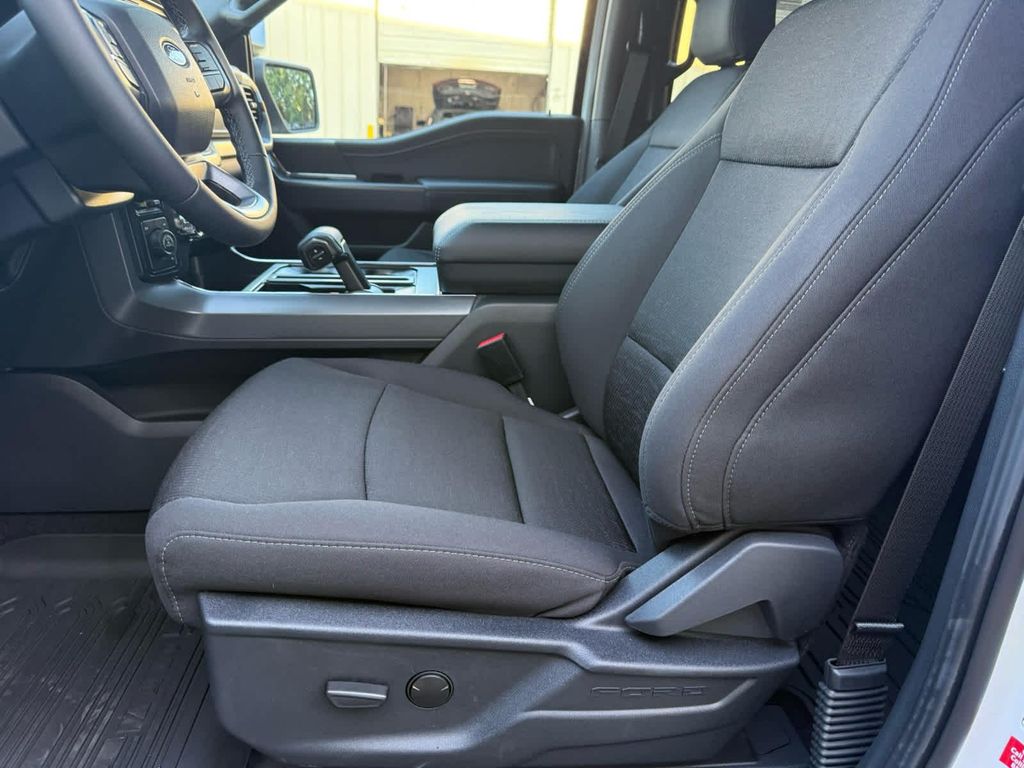 2026 FORD F-150 XLT — фото 4