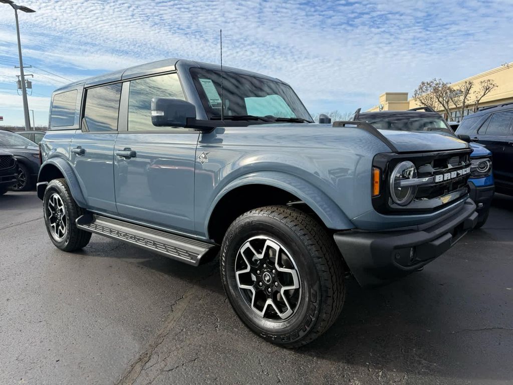 New 2025 Ford Bronco Outer Banks