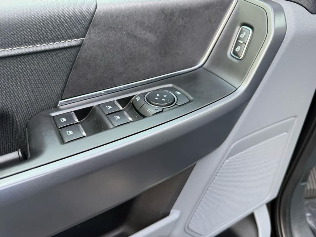 صورة مصغرة 11 لـ 2025 FORD F-150 XLT