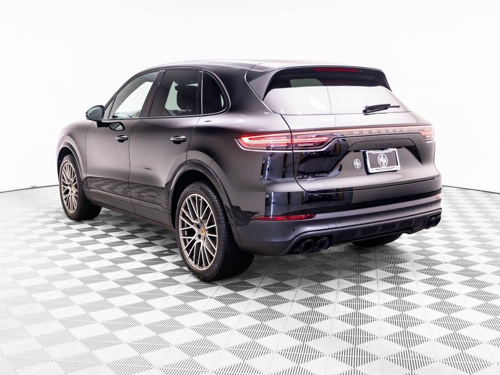 صورة 3 لـ 2023 Porsche CAYENNE PLATINUM EDITION