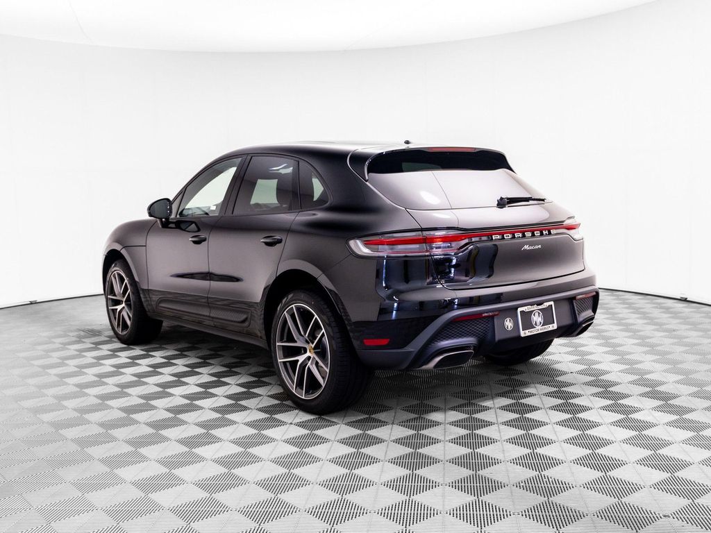 2026 Porsche MACAN — миниатюра 3