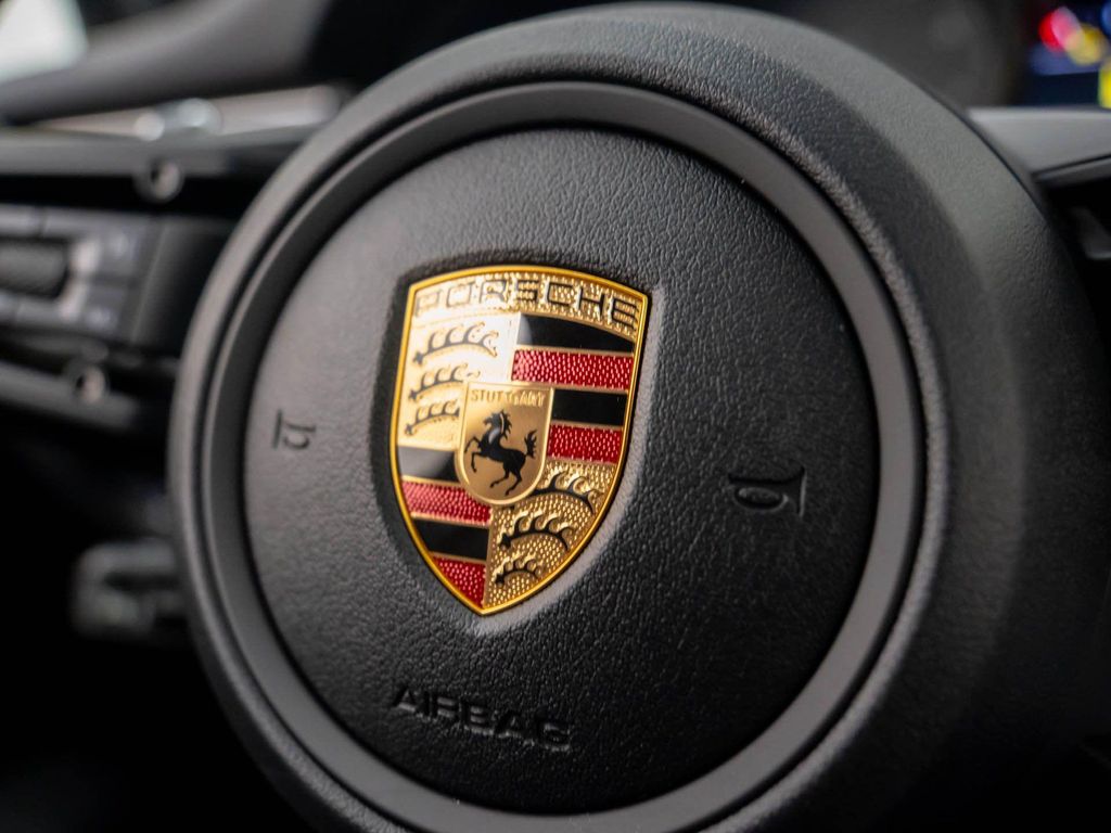 2026 Porsche MACAN — миниатюра 24