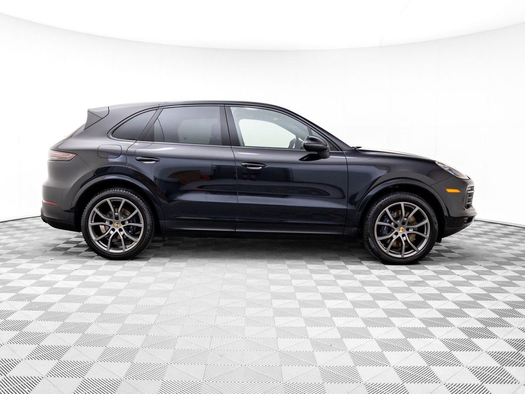 PORSCHE CAYENNE - 8
