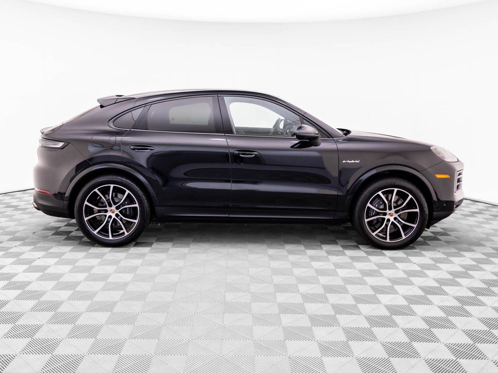 صورة مصغرة 7 لـ 2025 Porsche CAYENNE E-HYBRID
