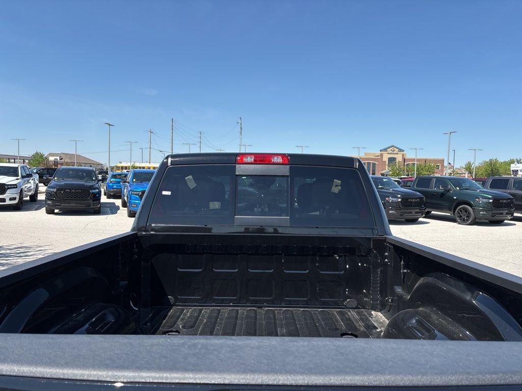 2026 RAM 2500 TRADESMAN CREW CAB 4X4 6'4' BOX — миниатюра 11