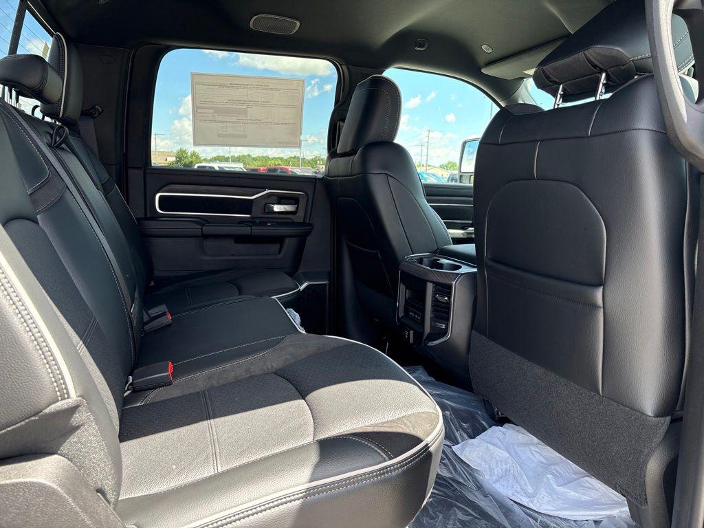 2026 RAM 2500 LARAMIE CREW CAB 4X4 6'4' BOX — миниатюра 13