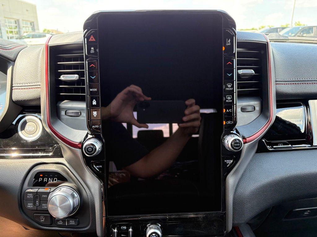 صورة مصغرة 18 لـ 2026 RAM 1500 REBEL