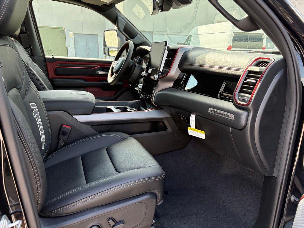 صورة مصغرة 15 لـ 2026 RAM 1500 REBEL