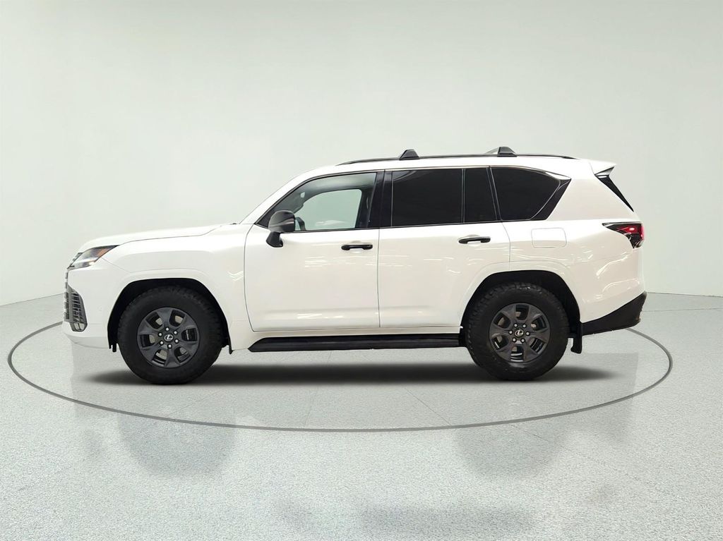 صورة 8 لـ 2026 Lexus LX 700H LUXURY