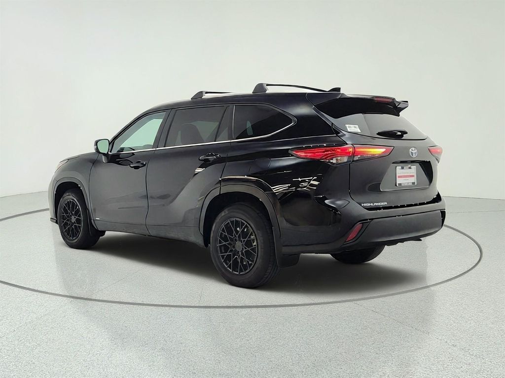 صورة 7 لـ 2023 Toyota HIGHLANDER HYBRID XLE