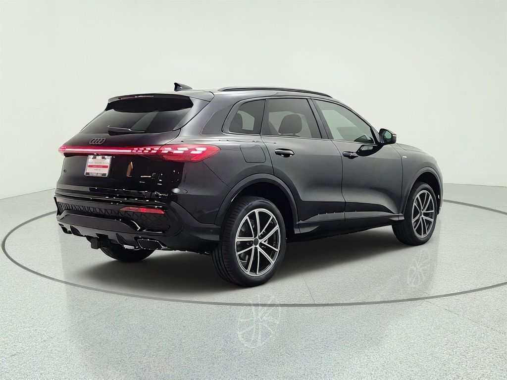 صورة 5 لـ 2026 AUDI Q5 PREMIUM PLUS TFSI QUATTRO S TRONIC