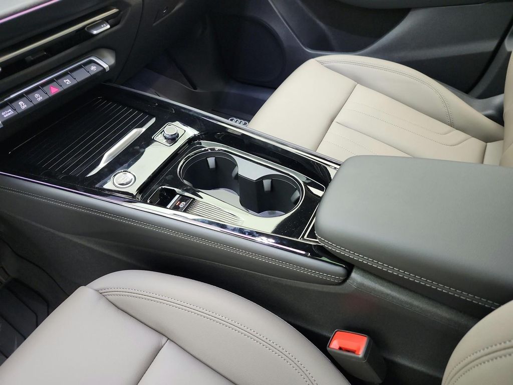 صورة 10 لـ 2026 AUDI Q3 TFSI QUATTRO S TRONIC