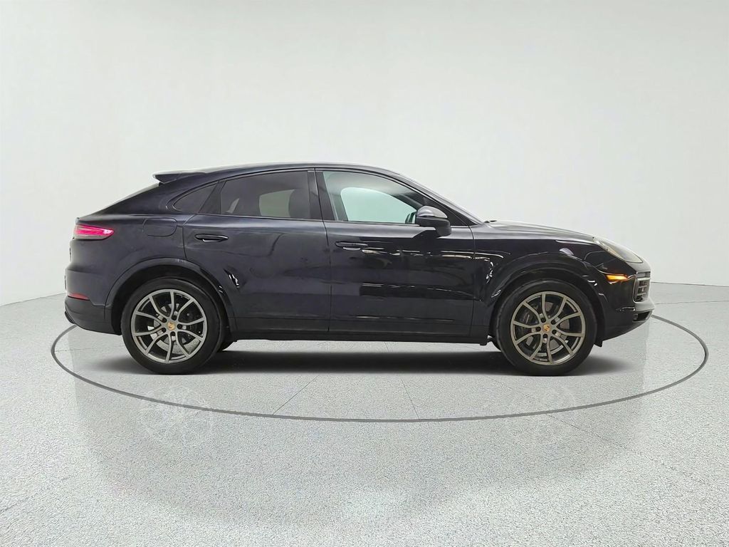 صورة 4 لـ 2023 Porsche CAYENNE PLATINUM EDITION