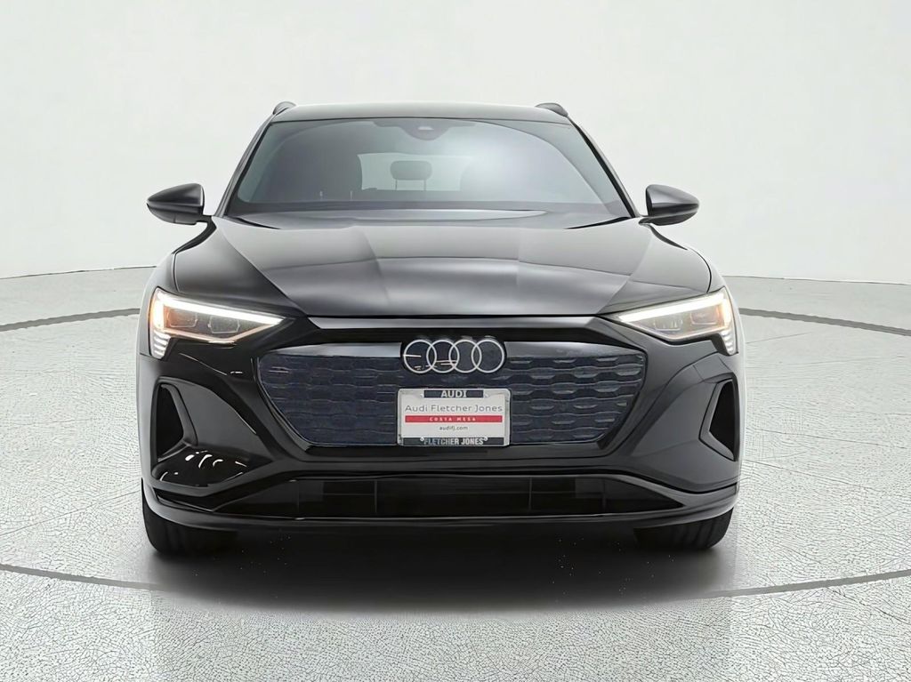صورة 2 لـ 2024 AUDI Q8 E-TRON PREMIUM