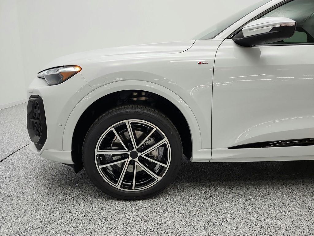 صورة مصغرة 15 لـ 2026 AUDI Q5 PREMIUM PLUS TFSI QUATTRO S TRONIC