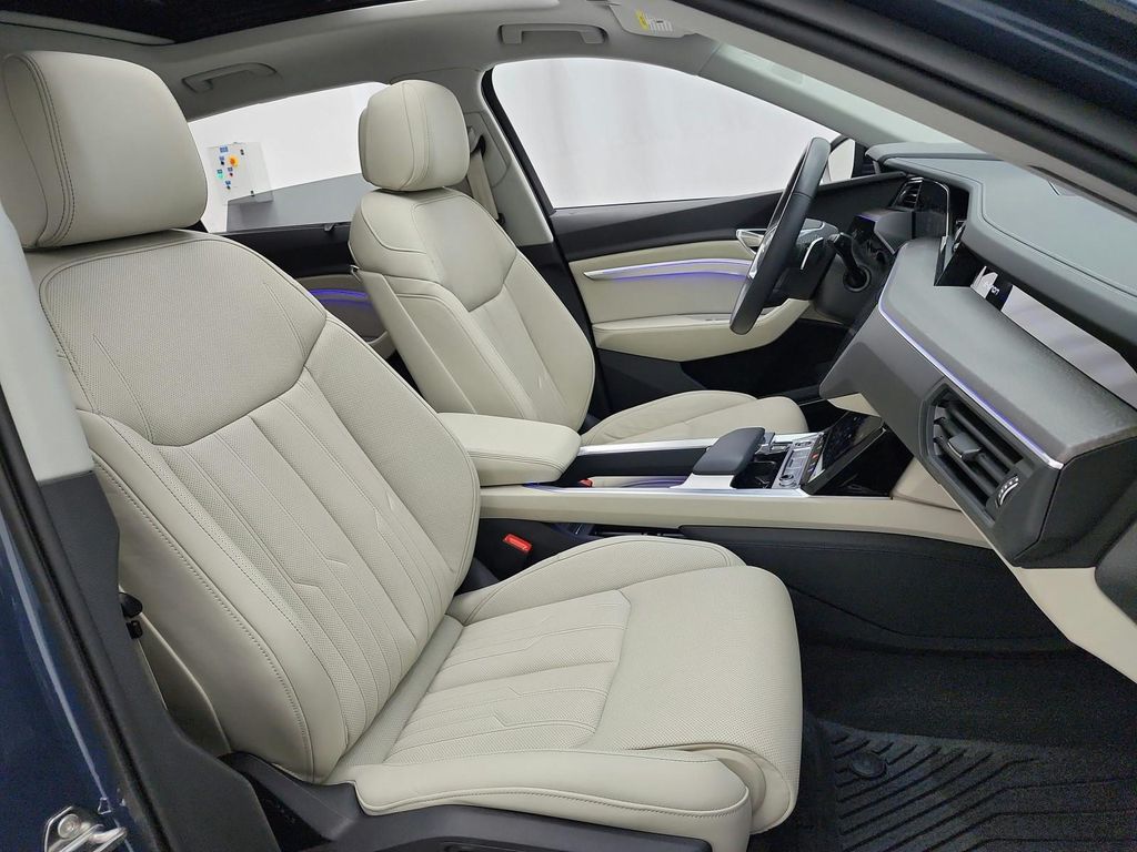 2024 AUDI Q8 E-TRON PRESTIGE — миниатюра 19