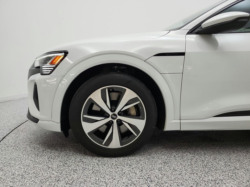 2024 AUDI Q8 E-TRON PREMIUM — миниатюра 30