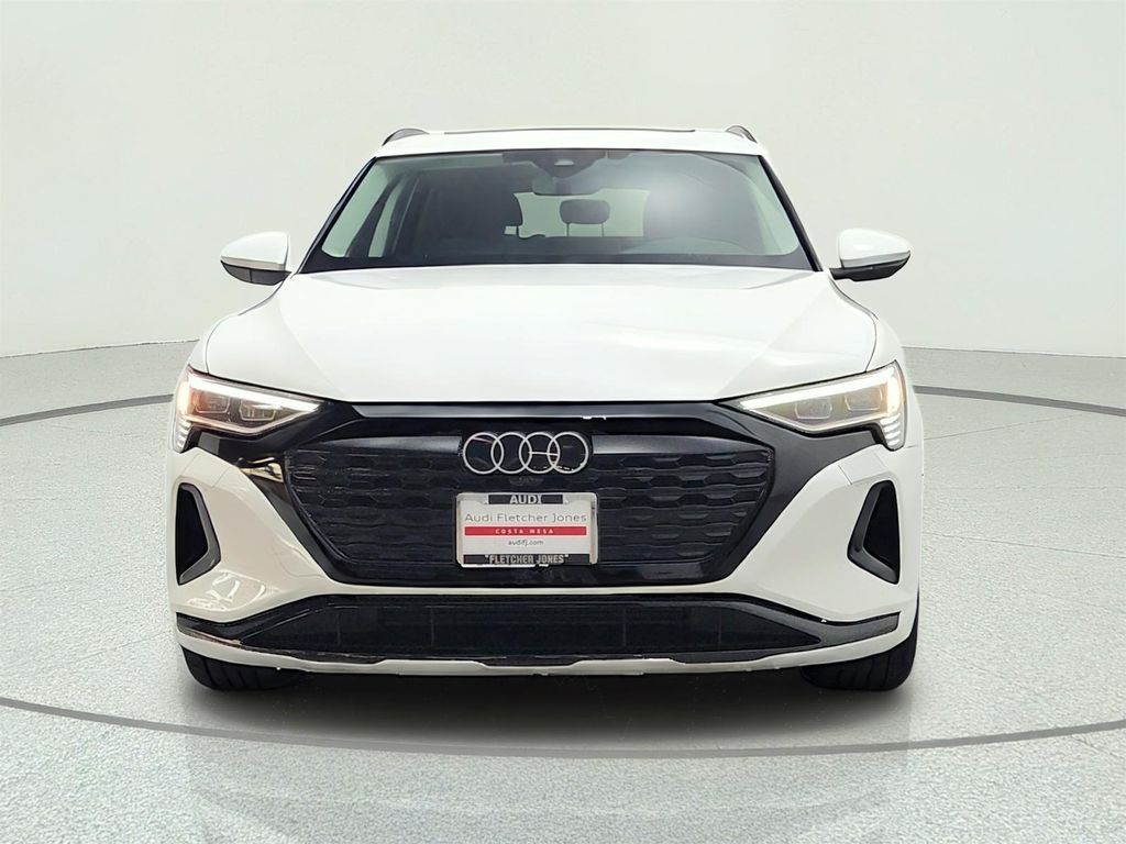 صورة 2 لـ 2024 AUDI Q8 E-TRON PREMIUM