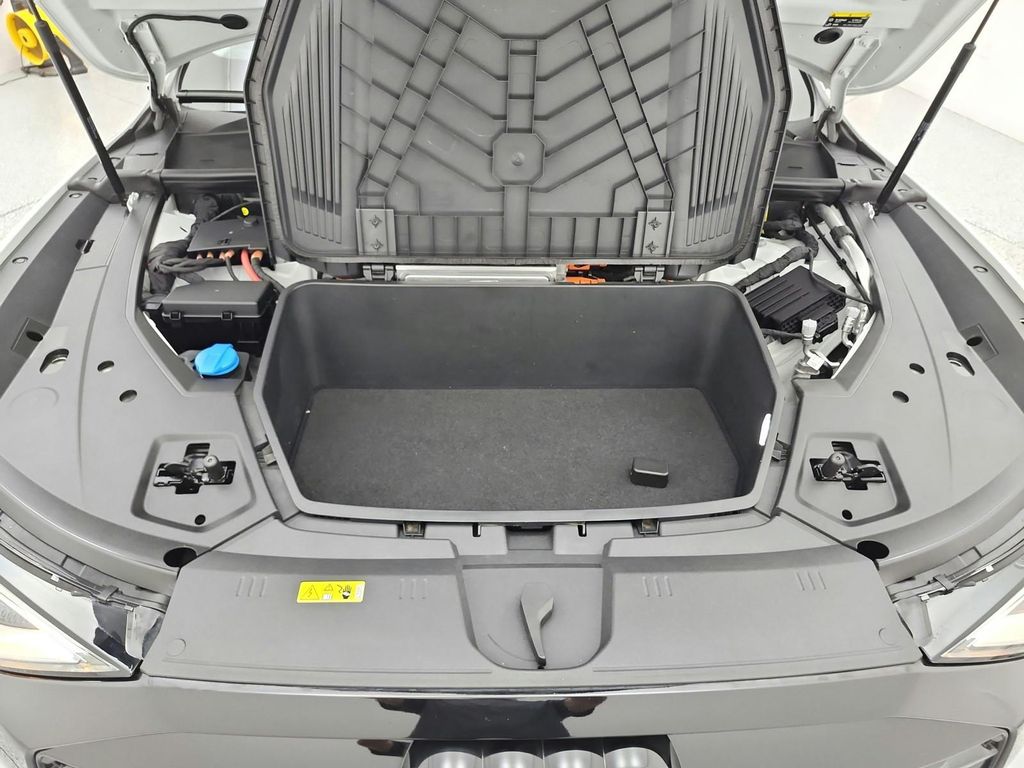 2024 AUDI Q8 E-TRON PREMIUM — миниатюра 16