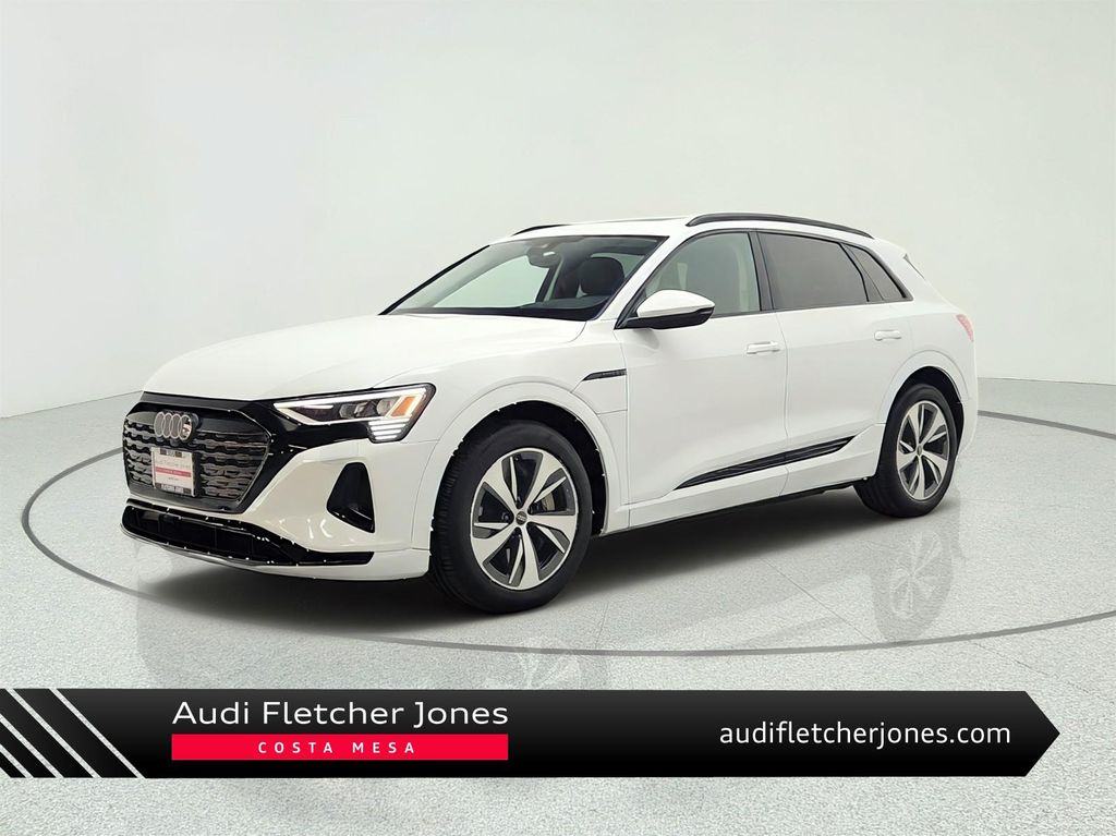 صورة 1 لـ 2024 AUDI Q8 E-TRON PREMIUM