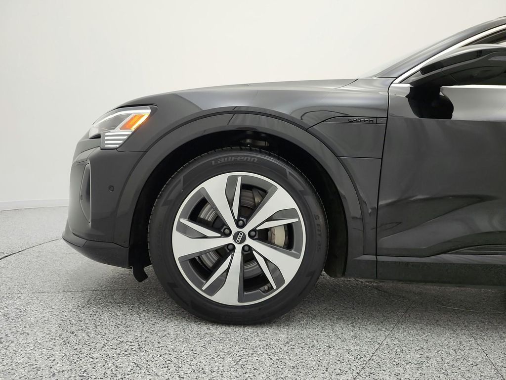 صورة مصغرة 18 لـ 2024 AUDI Q8 E-TRON PREMIUM PLUS