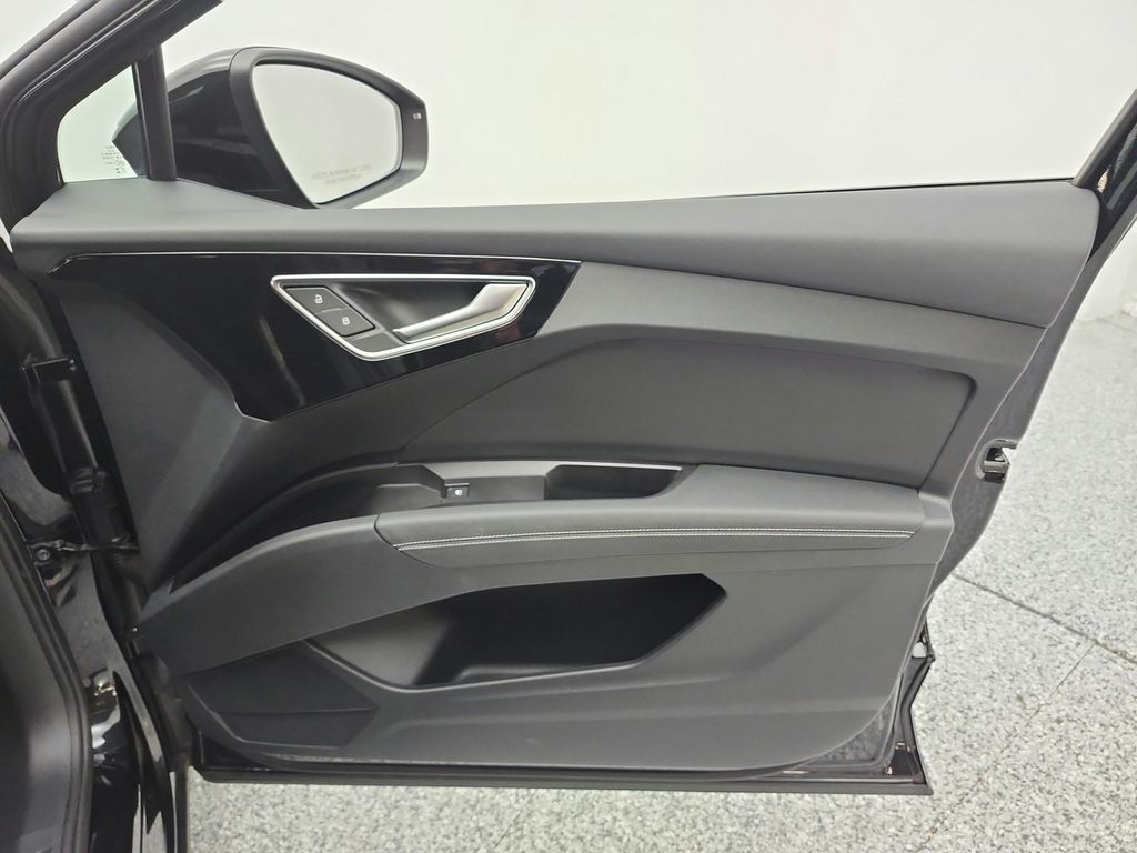 صورة مصغرة 21 لـ 2024 AUDI Q4 E-TRON PREMIUM PLUS 55 QUATTRO