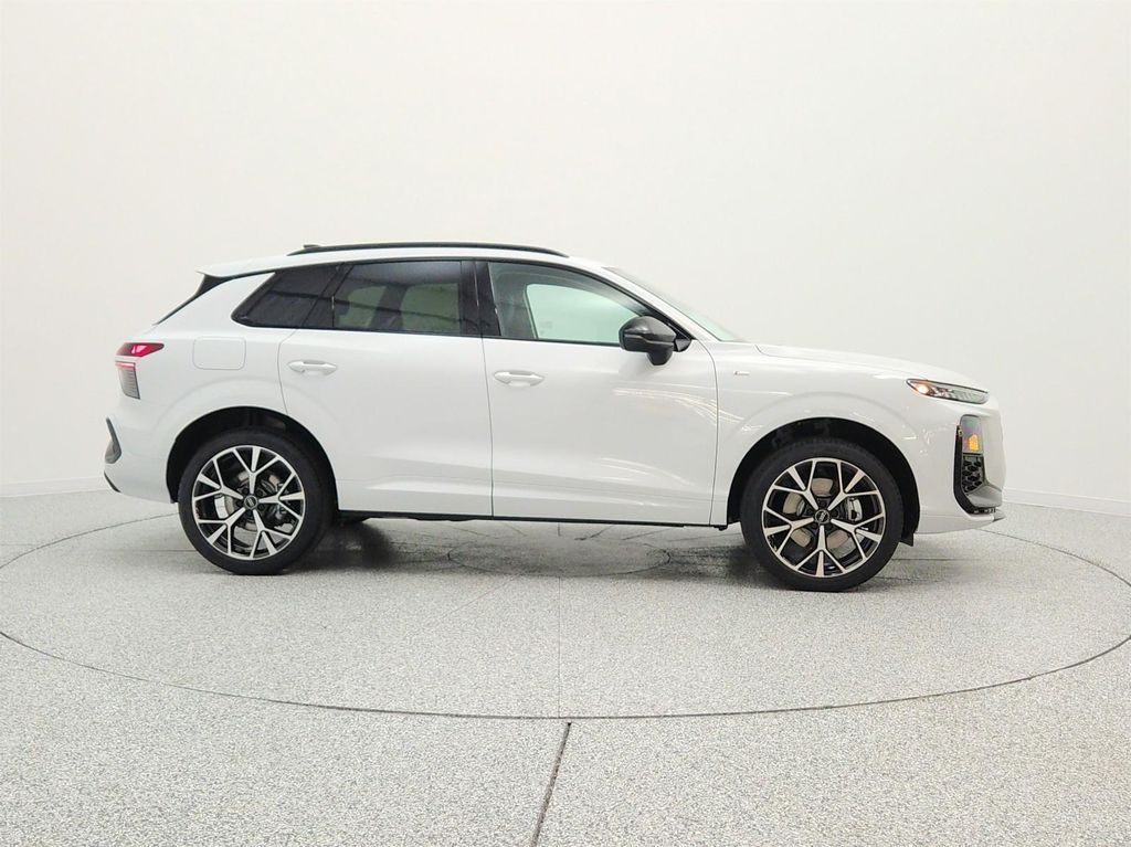 صورة 4 لـ 2026 AUDI Q3 TFSI QUATTRO S TRONIC