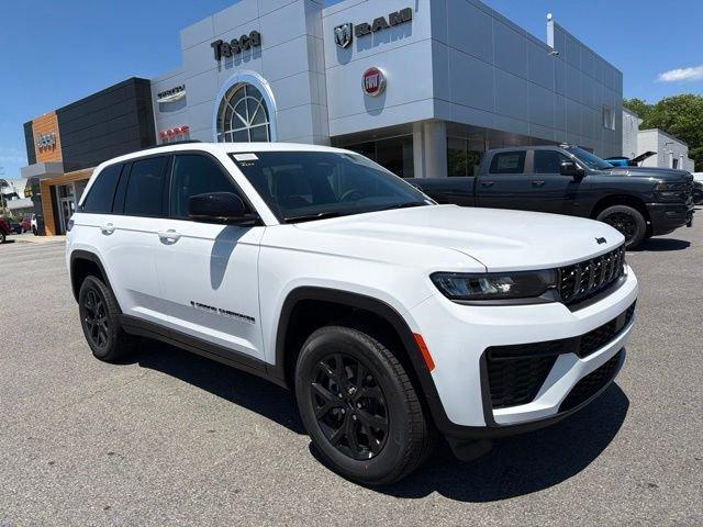 New 2026 Jeep Grand Cherokee Laredo