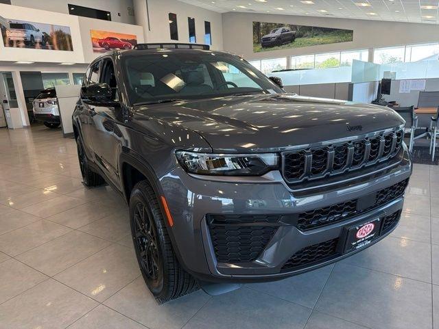 New 2026 Jeep Grand Cherokee Laredo