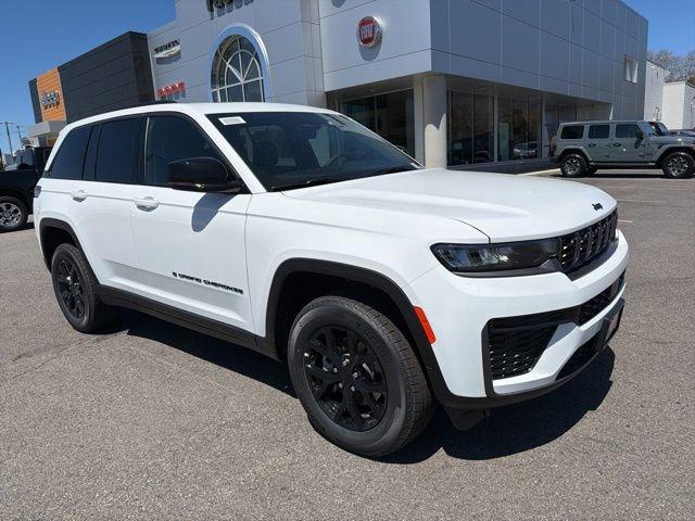 New 2026 Jeep Grand Cherokee Laredo